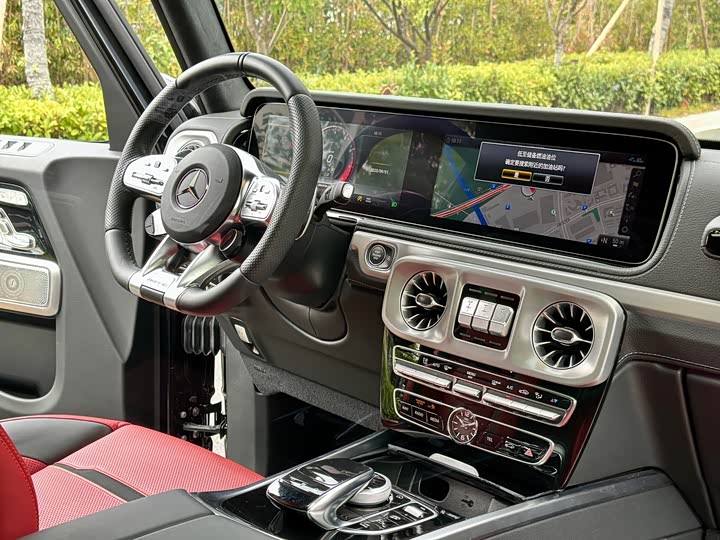 Фото 14 - Mercedes-Benz G-Class AMG