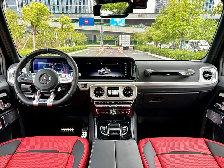 Фото 18 - Mercedes-Benz G-Class AMG