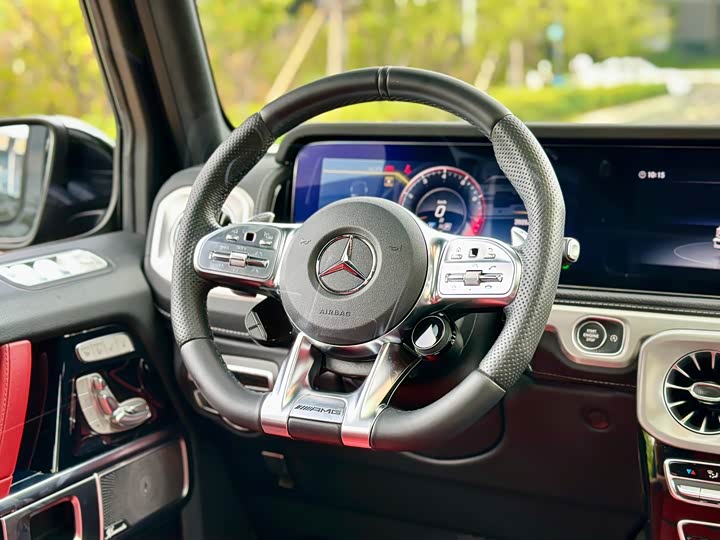 Фото 19 - Mercedes-Benz G-Class AMG