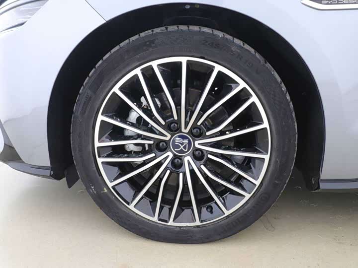 Фото 11 - BYD Han