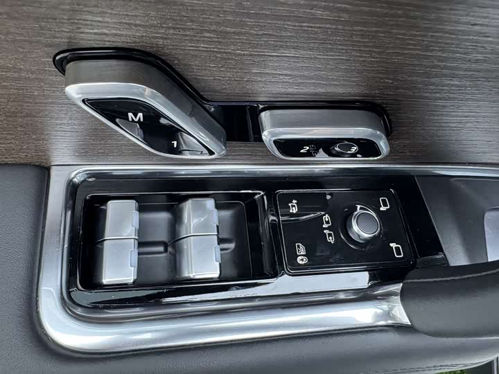 Фото 24 - Land Rover Range Rover