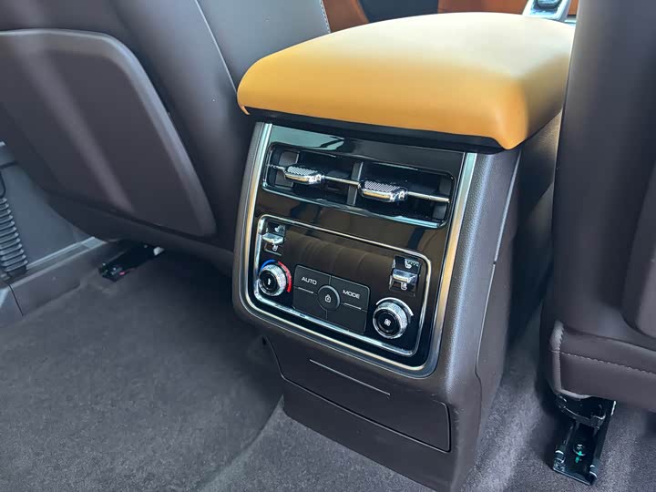 Фото 16 - Tank 500 Hybrid