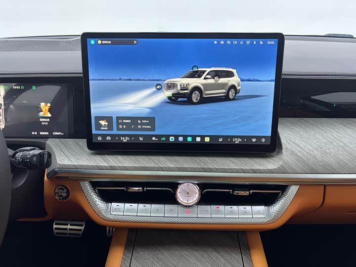 Фото 23 - Tank 500 Hybrid