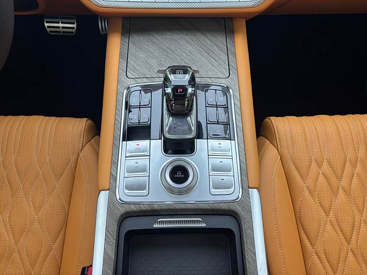 Фото 24 - Tank 500 Hybrid