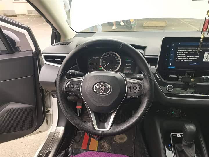 Фото 11 - Toyota Corolla