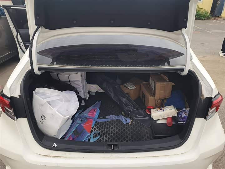 Фото 19 - Toyota Corolla