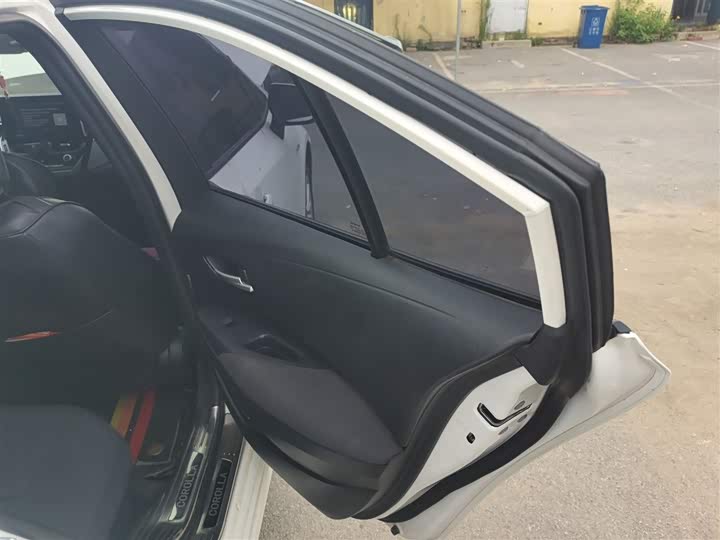 Фото 27 - Toyota Corolla