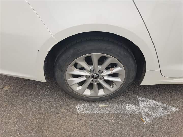 Фото 30 - Toyota Corolla