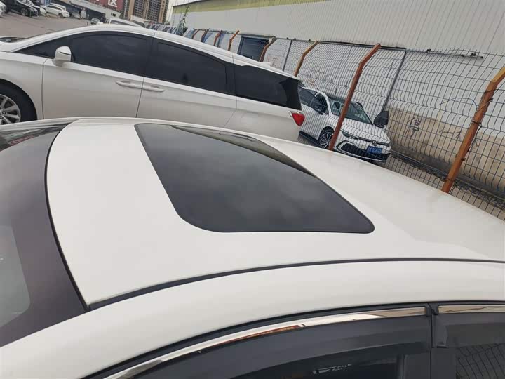 Фото 31 - Toyota Corolla