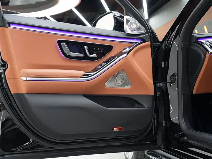 Фото 10 - Mercedes-Benz S-Class