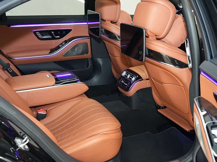 Фото 13 - Mercedes-Benz S-Class