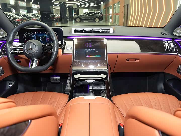 Фото 15 - Mercedes-Benz S-Class