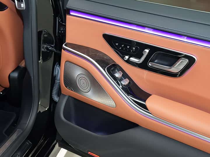 Фото 16 - Mercedes-Benz S-Class