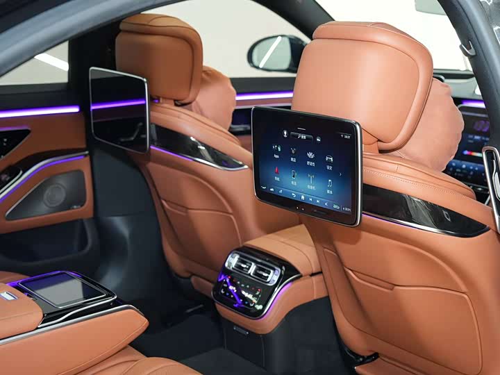 Фото 17 - Mercedes-Benz S-Class