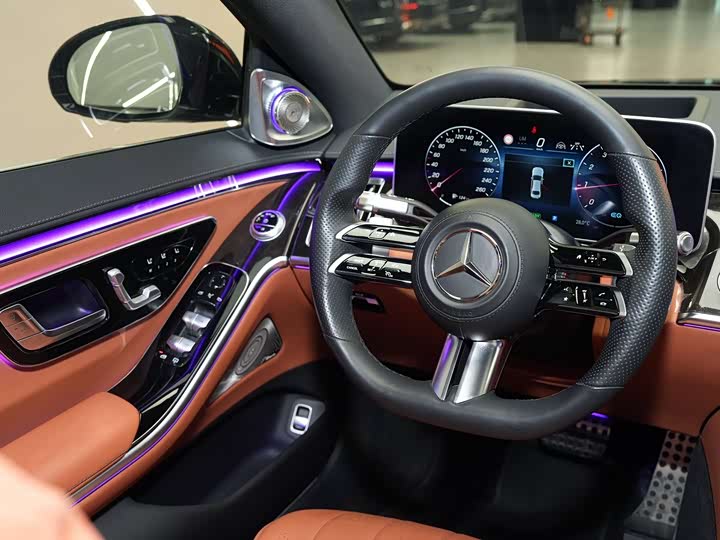 Фото 20 - Mercedes-Benz S-Class