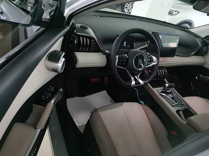 Фото 16 - BYD Yuan Plus