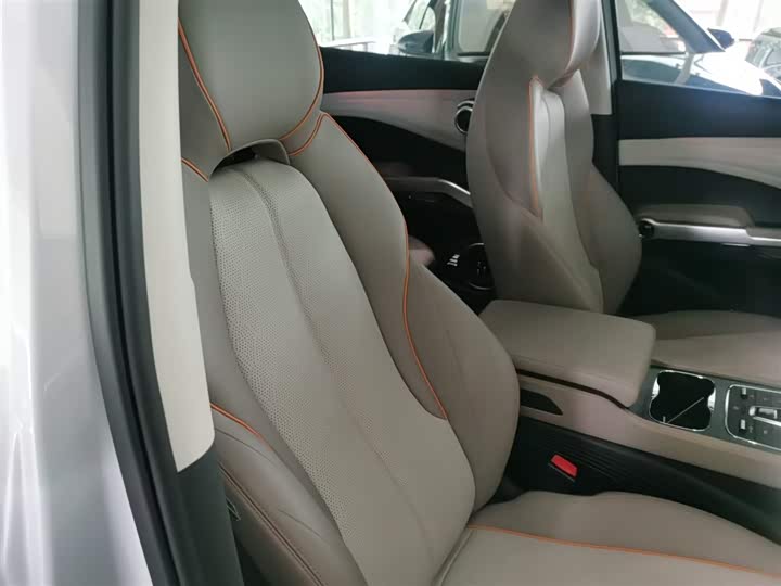 Фото 25 - BYD Yuan Plus