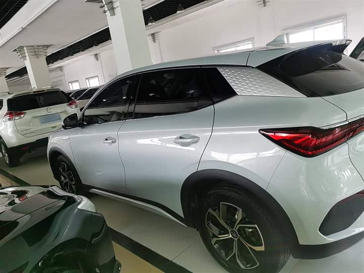 Фото 5 - BYD Yuan Plus