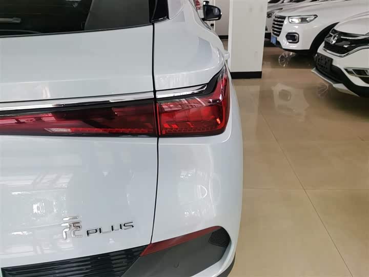 Фото 8 - BYD Yuan Plus