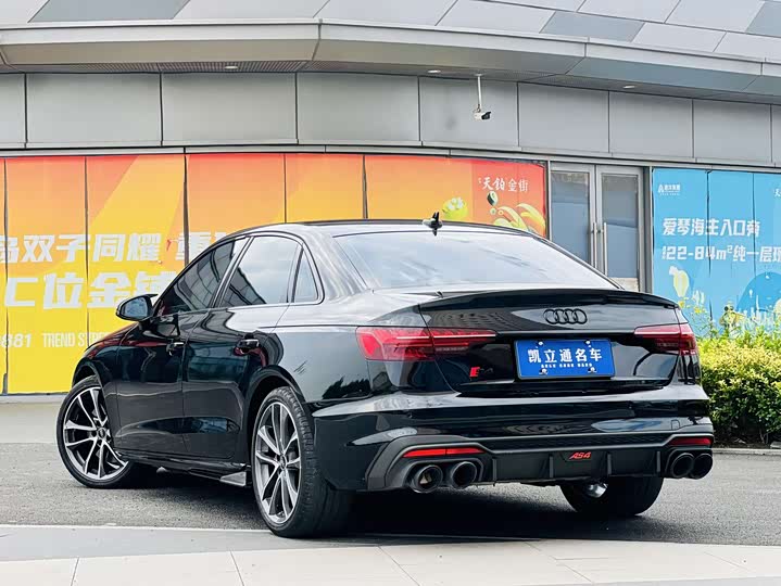 Фото 4 - Audi S4