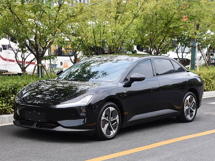 Фото 1 - XPeng Mona M03