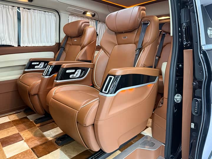 Фото 10 - Mercedes-Benz Vito