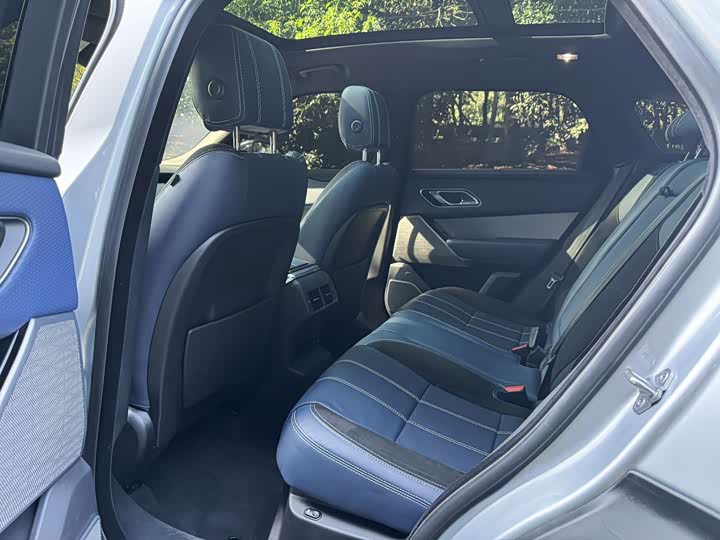 Фото 11 - Land Rover Range Rover Velar