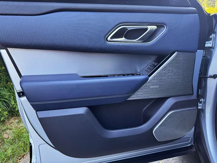 Фото 15 - Land Rover Range Rover Velar