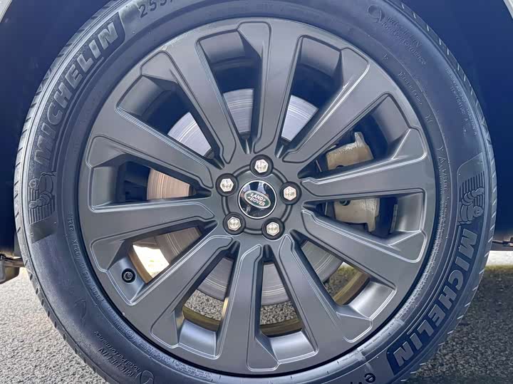 Фото 16 - Land Rover Range Rover Velar