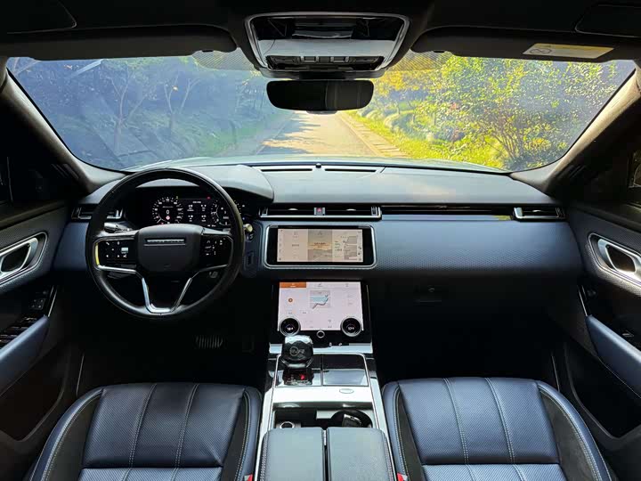 Фото 9 - Land Rover Range Rover Velar