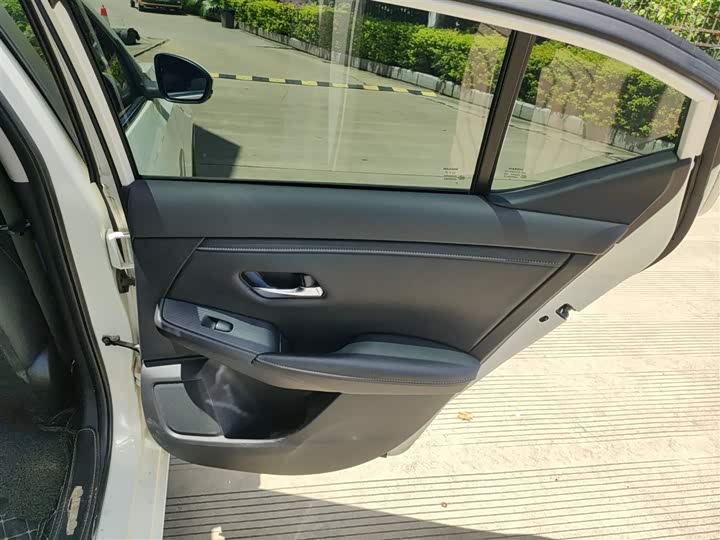 Фото 27 - Nissan Sylphy