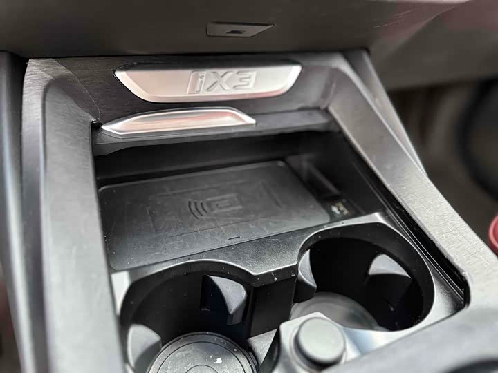 Фото 12 - BMW iX3