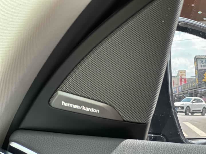 Фото 20 - BMW iX3