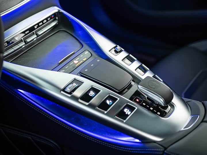 Фото 10 - Mercedes-Benz AMG GT