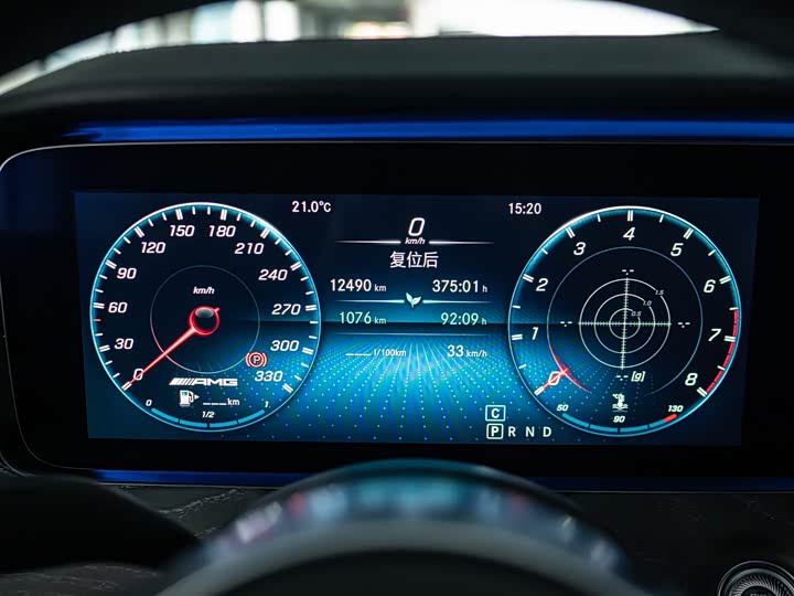 Фото 14 - Mercedes-Benz AMG GT