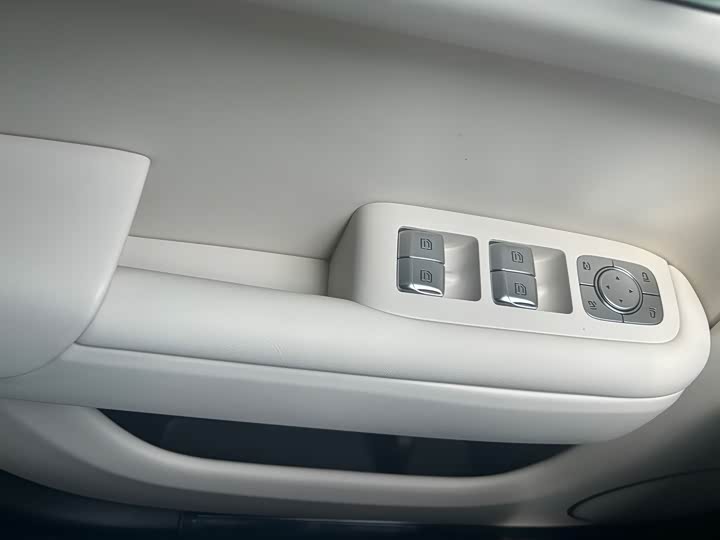 Фото 27 - LiXiang L7