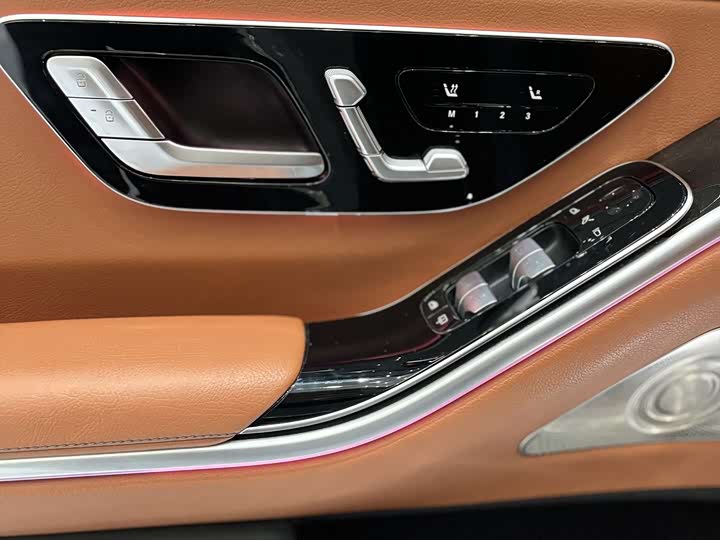 Фото 5 - Mercedes-Benz S-Class