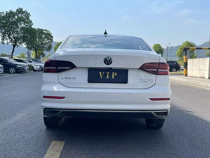 Фото 8 - Volkswagen Lavida