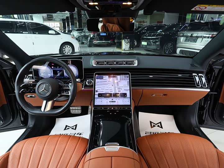 Фото 13 - Mercedes-Benz S-Class