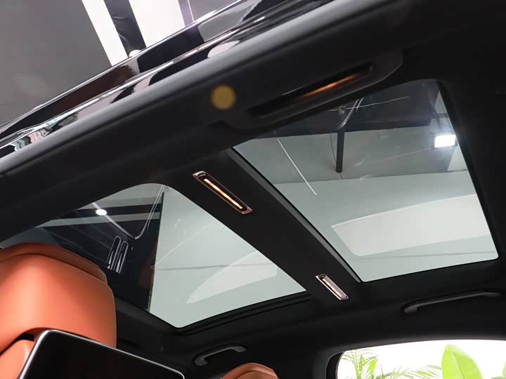 Фото 17 - Mercedes-Benz S-Class