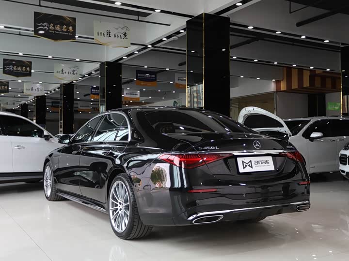 Фото 19 - Mercedes-Benz S-Class