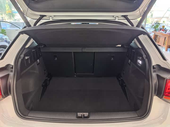 Фото 15 - Audi Q2L