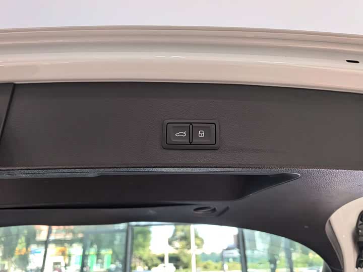 Фото 17 - Audi Q2L