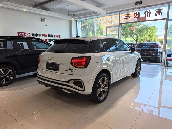 Фото 21 - Audi Q2L