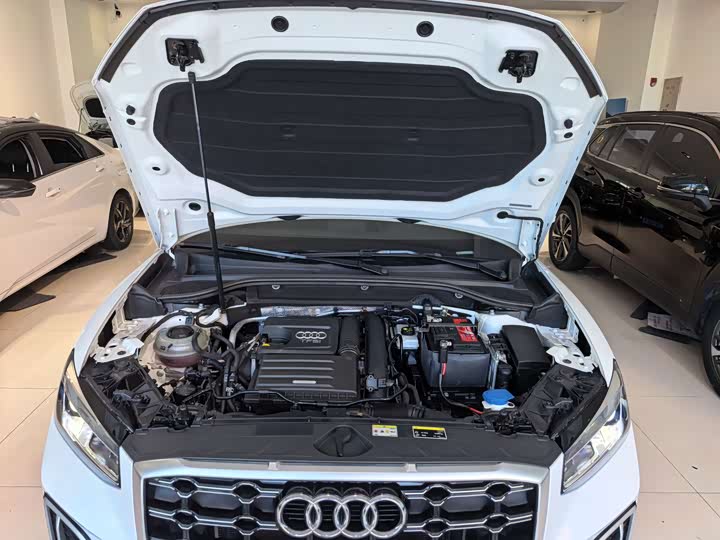 Фото 22 - Audi Q2L