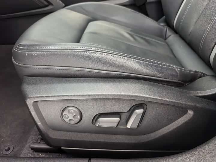 Фото 9 - Audi Q2L