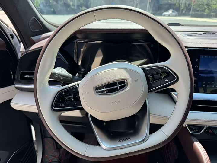 Фото 13 - Geely Monjaro