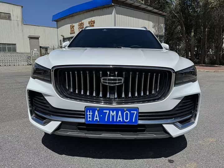 Фото 2 - Geely Monjaro