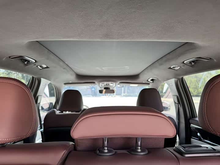 Фото 20 - Geely Monjaro