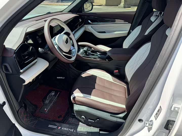 Фото 9 - Geely Monjaro